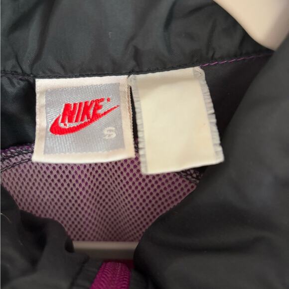 Vintage Nike Women's Electric Purple Green Black Windbreaker Pullover size Small - Picture 4 of 6